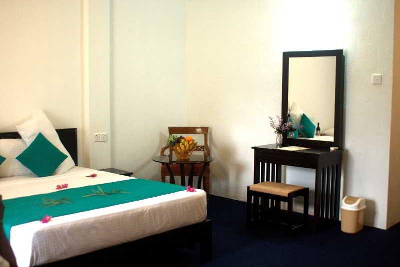Kothmale Holiday Hotel Kandy Exterior photo